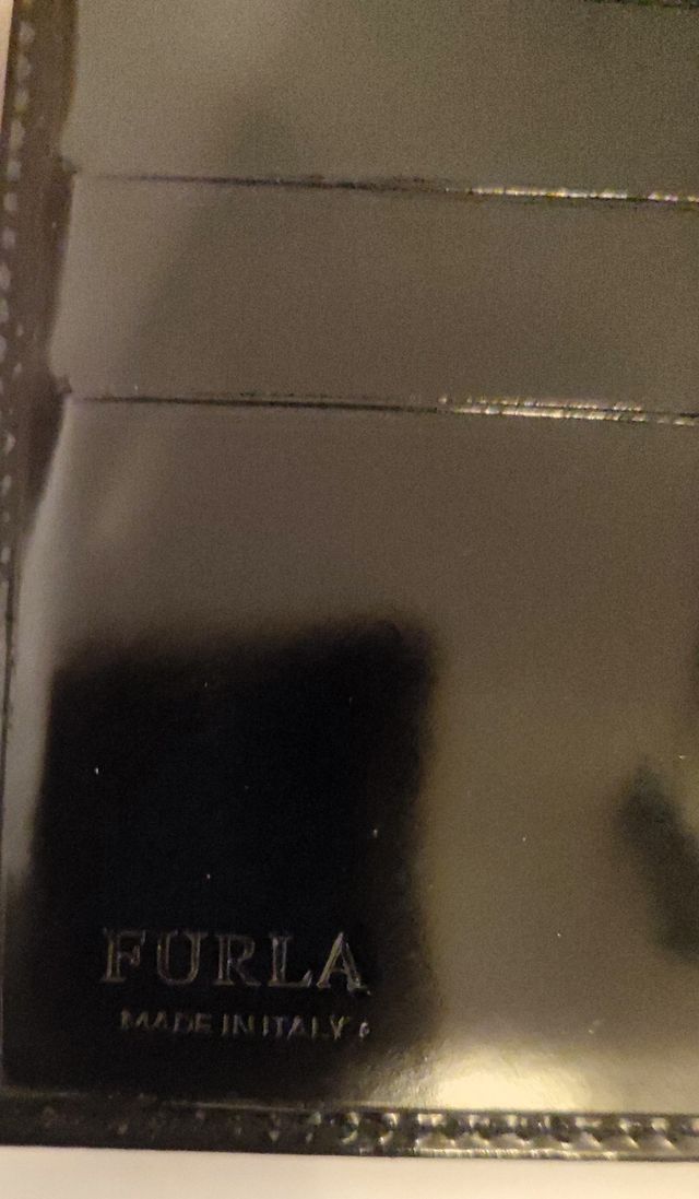 Furla - Portafoglio in vernice nera mai utilizzato