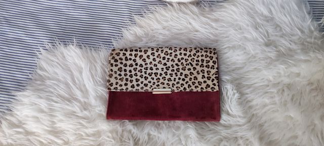 Bolso de piel burdeos