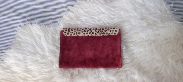 Bolso de piel burdeos