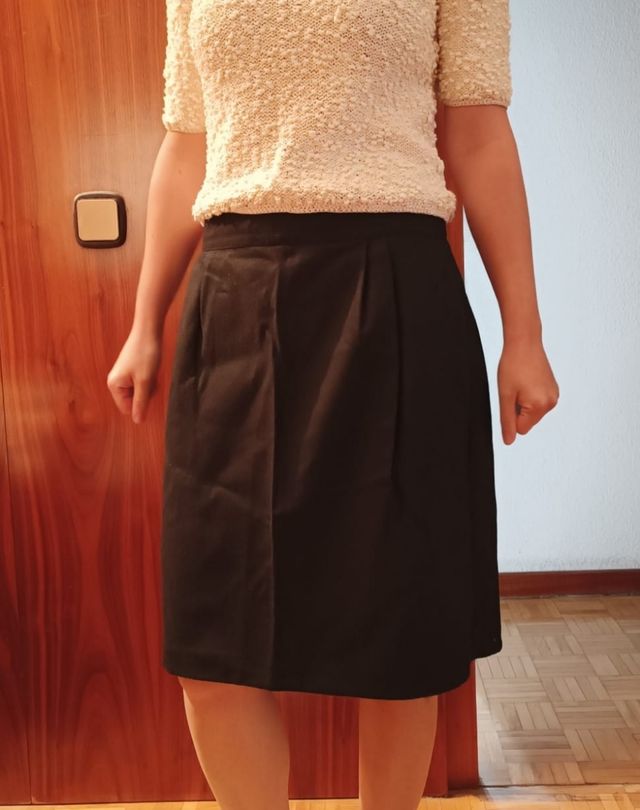 Falda negra talla 36