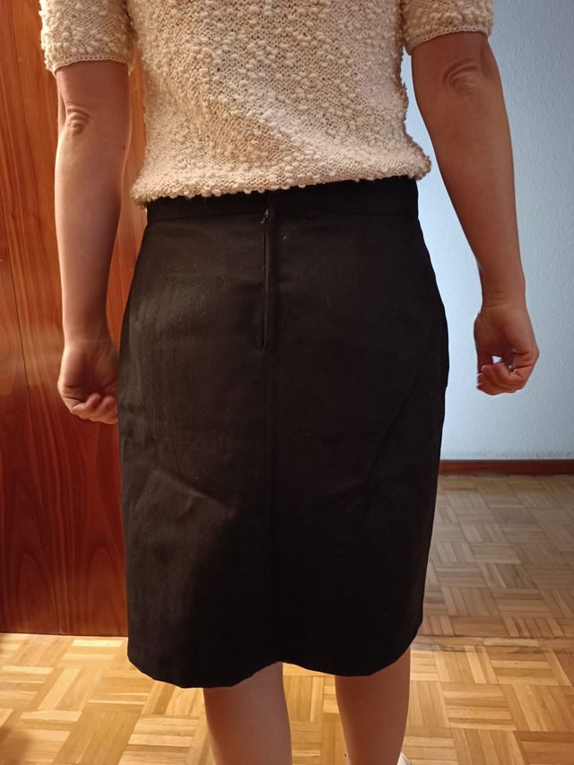 Falda negra talla 36