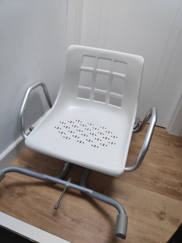 Silla giratoria bañera