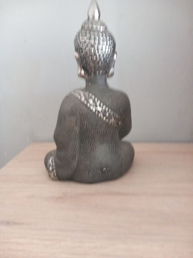 Figura de decoración buda