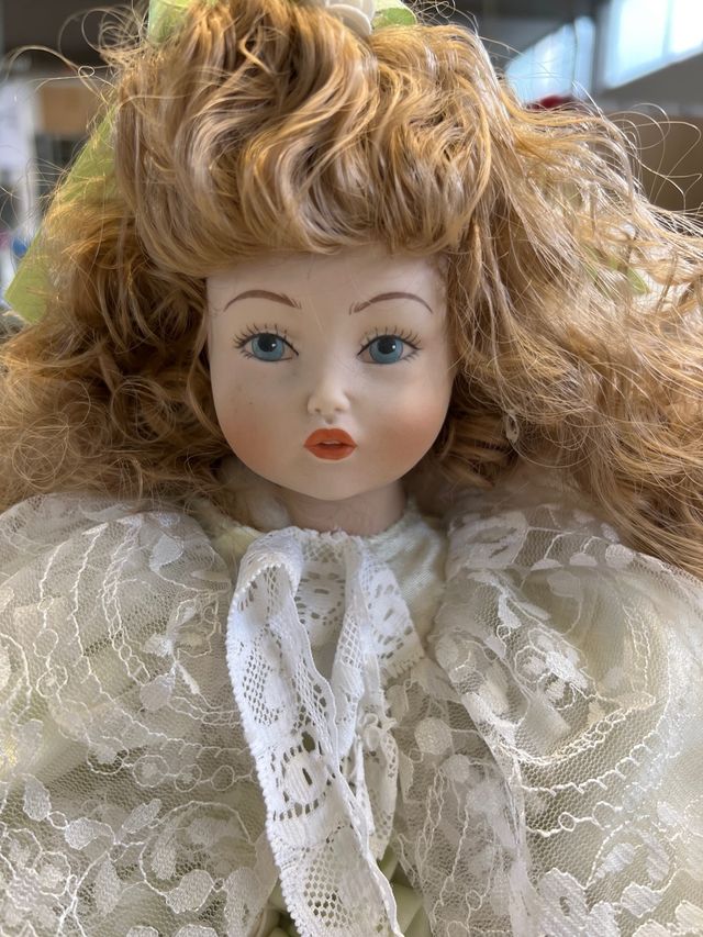 antica bambola ceramica