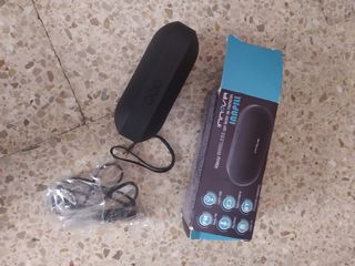 Altavoz pequeño INNOVA como nuevo 