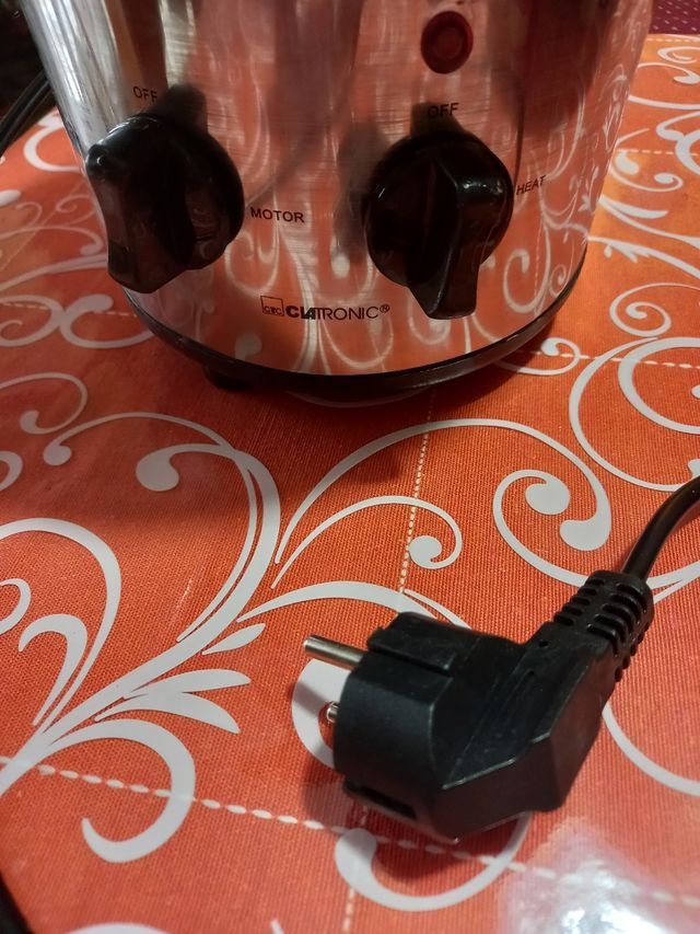 Fontana di cioccolato a tre piani