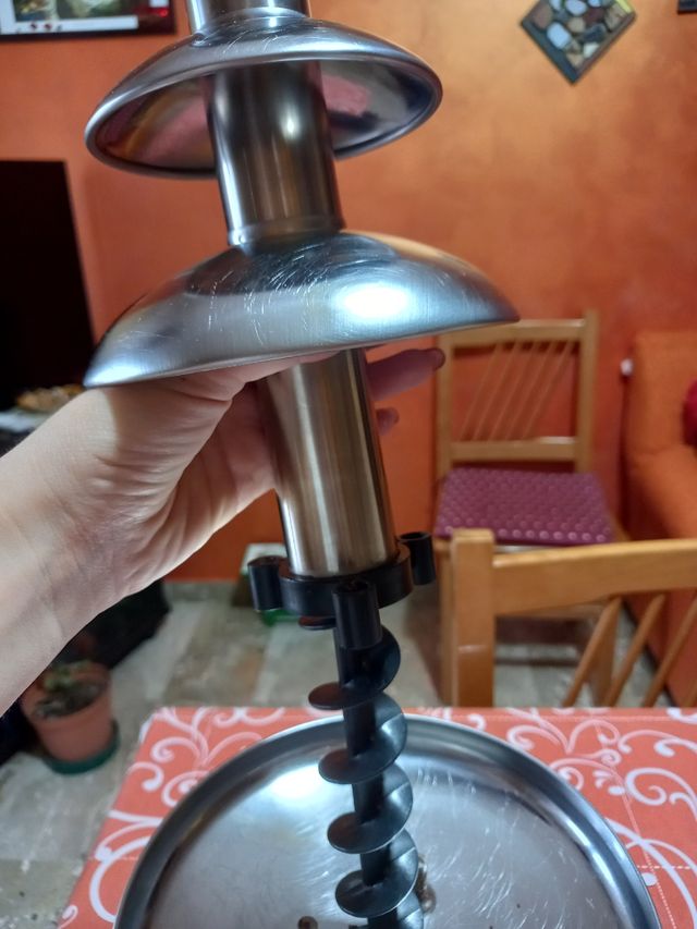 Fontana di cioccolato a tre piani