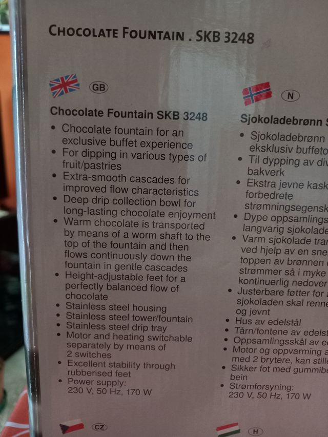 Fontana di cioccolato a tre piani