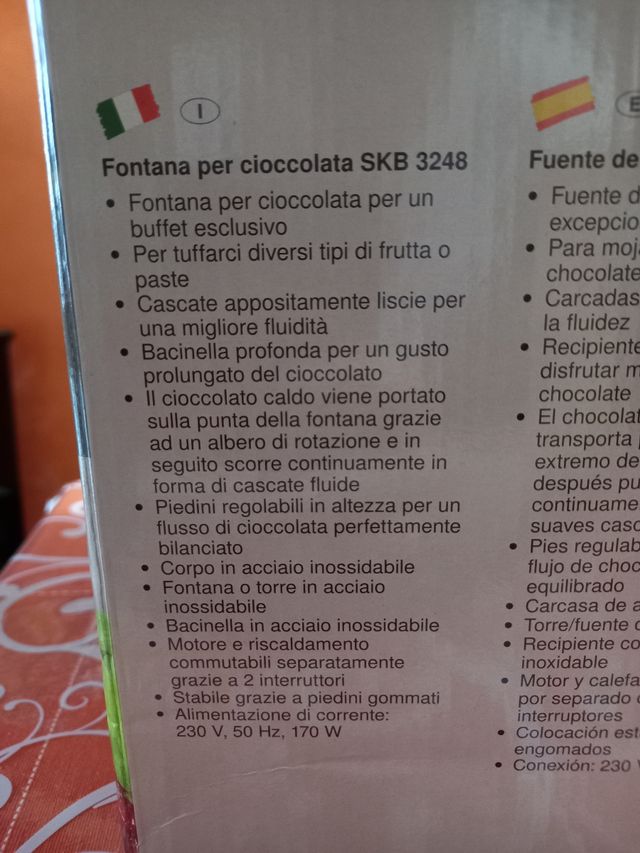 Fontana di cioccolato a tre piani