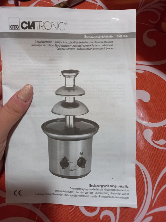 Fontana di cioccolato a tre piani
