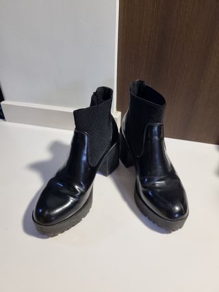 Botines negros mujer