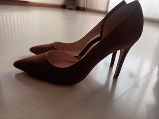 Zapato antelina camel, sin estrenar.