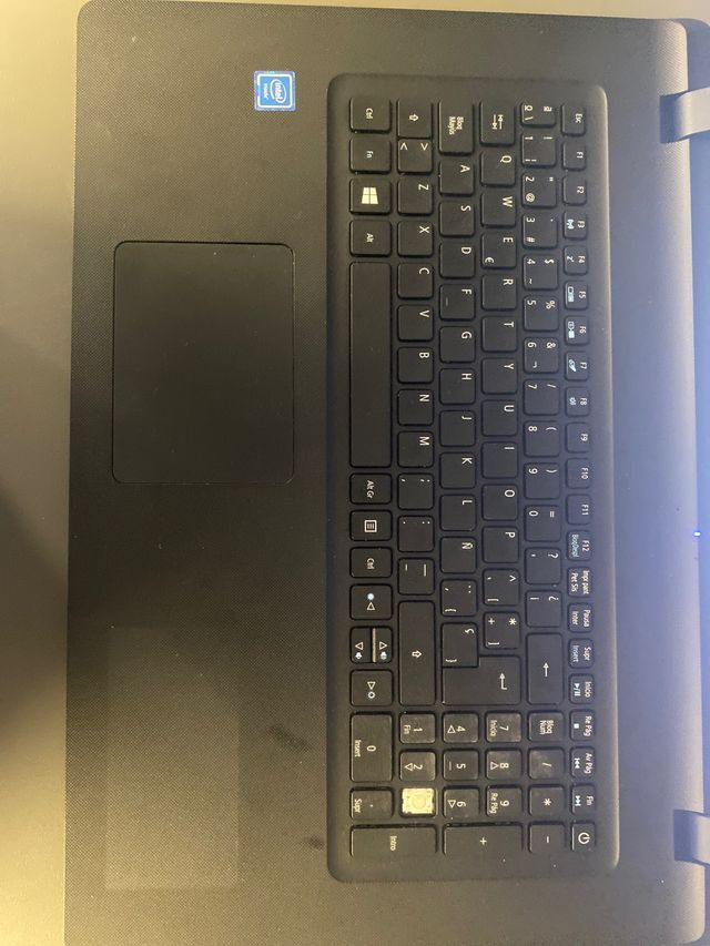 portatil acer 17” aspire 8 gb ram ssd 500 gb 