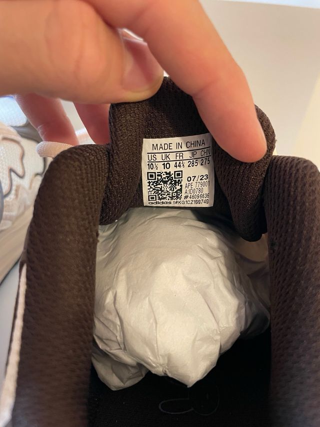 Adidas response cl bad bunny paso fino