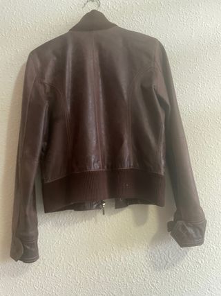 cazadora 100% cuero.Marron.