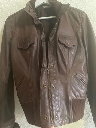 cazadora 100% cuero.Marron.