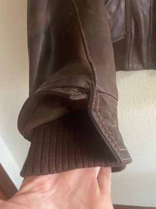 cazadora 100% cuero.Marron.