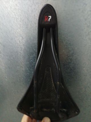 Sillín fizik aliante R7 magnesio.