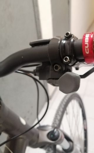 Bicicleta Híbrida Cube Aluminio