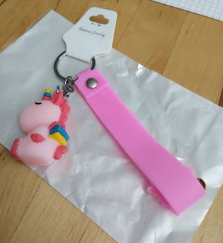 Lotto  5 pezzi :portachiavi unicorno e penne