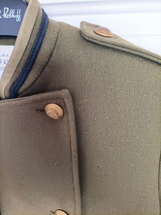 Cazadora militar de Zara 