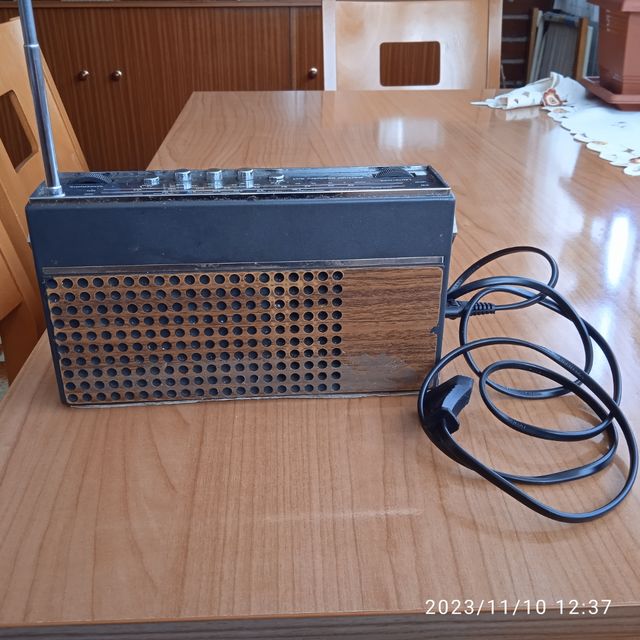Radio antigua vintage 22x13cable nuevo