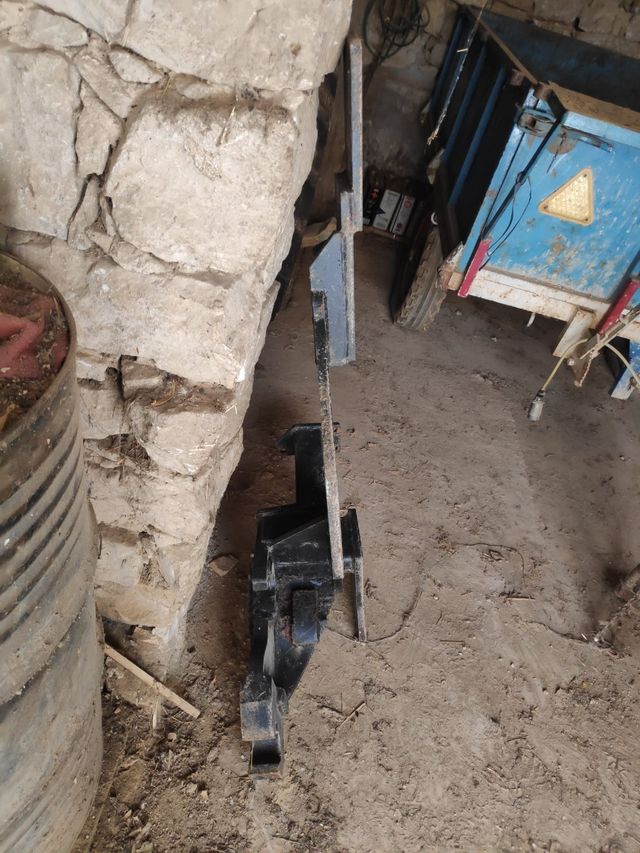 Amarres tractor pala Leon