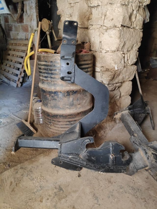 Amarres tractor pala Leon