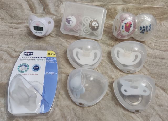 Lote chupetes y chupetes antiahogo sin usar