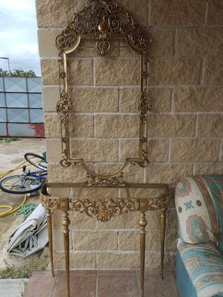 Recibidor antiguo de bronce fundido