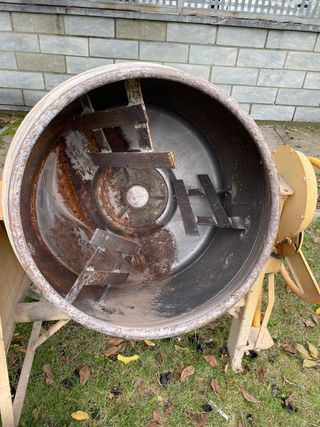Hormigonera 200L