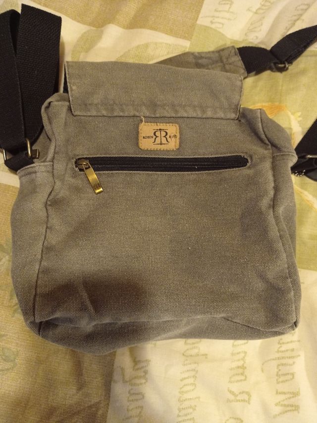 Carteira tiracolo ,veja a última foto!