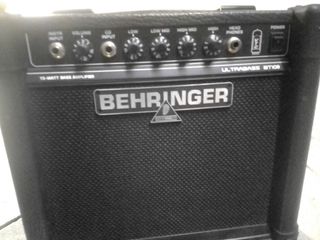 AMPLIFICADOR GUITARRA O PIANO