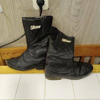 Accesorios moto, desconectador batería,botas....