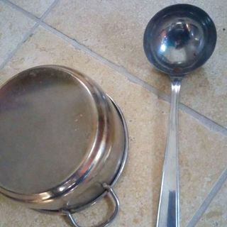 tegame, padellino e mestolo