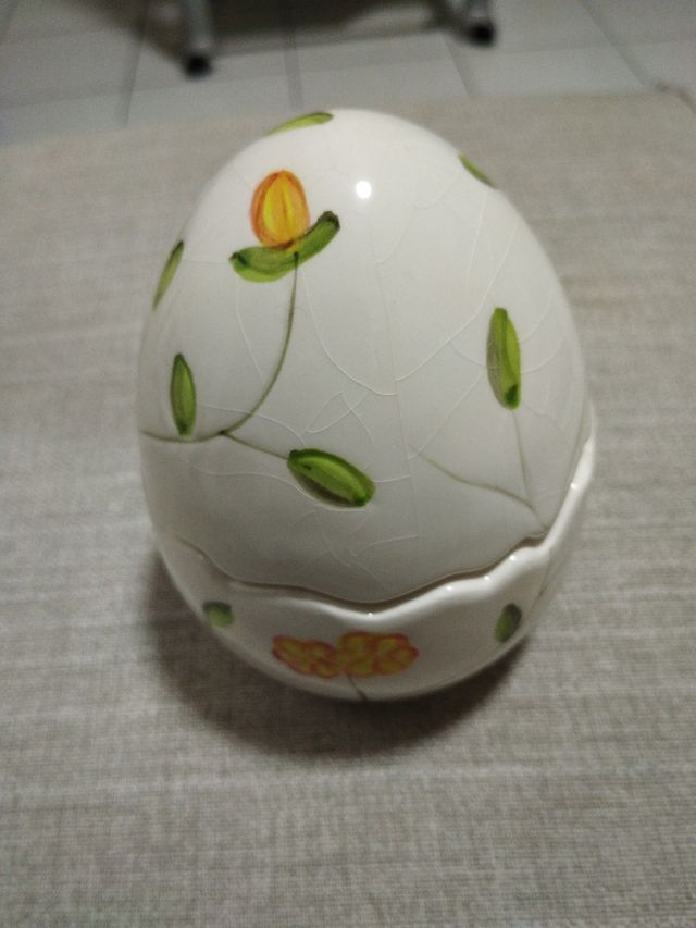 Uovo in porcellana Villadesta