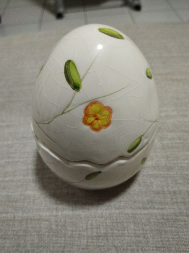Uovo in porcellana Villadesta
