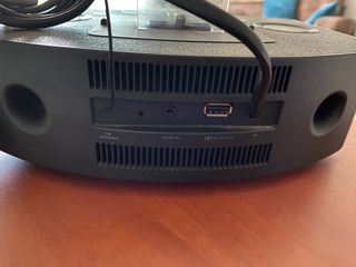 Altavoz Philips base iPhone con radio FM ,