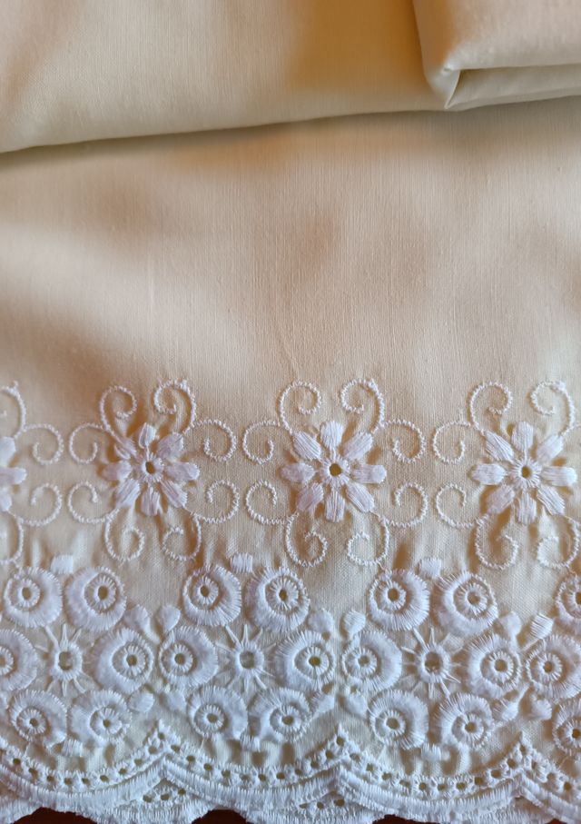 Juego de Sabanas Amarillo clarito. Nº20