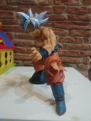 Figura Goku Ultra Instinto