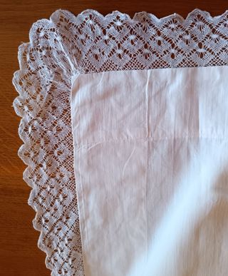 Juego de sabanas antiguas de Hilo fino y puntilla