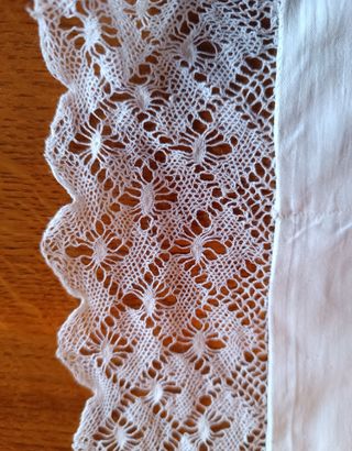 Juego de sabanas antiguas de Hilo fino y puntilla