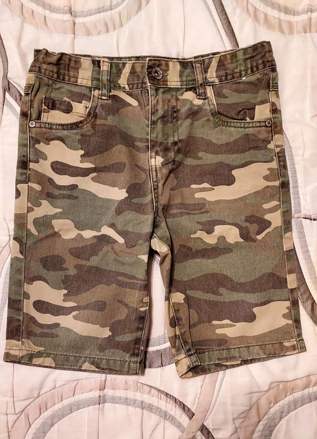 Lote 2 bermudas camuflaje T. 8-9