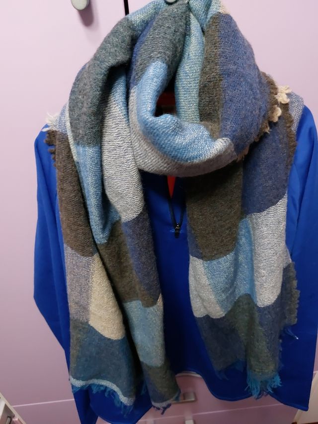 Bufanda, Pañuelo niño de cuadros. Zara.