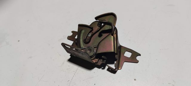 Cerradura de capó Volkswagen Golf MK3