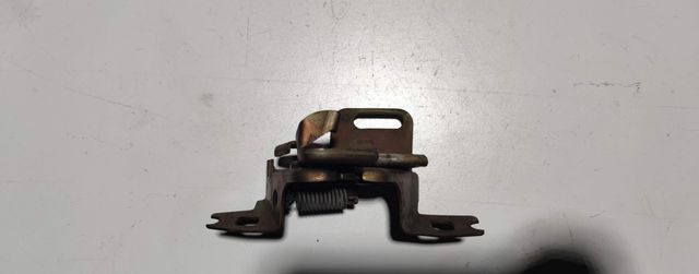 Cerradura de capó Volkswagen Golf MK3