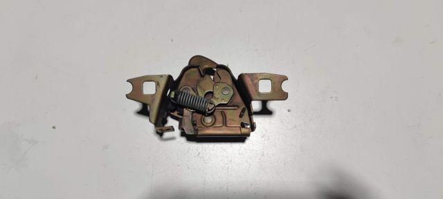 Cerradura de capó Volkswagen Golf MK3