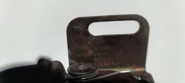 Cerradura de capó Volkswagen Golf MK3