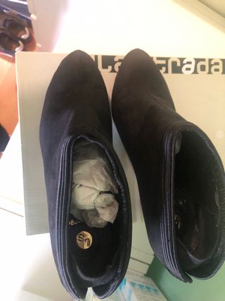 Botines negros piel. Numero 38