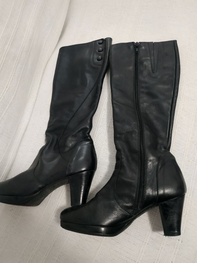 Botas altas negras en piel